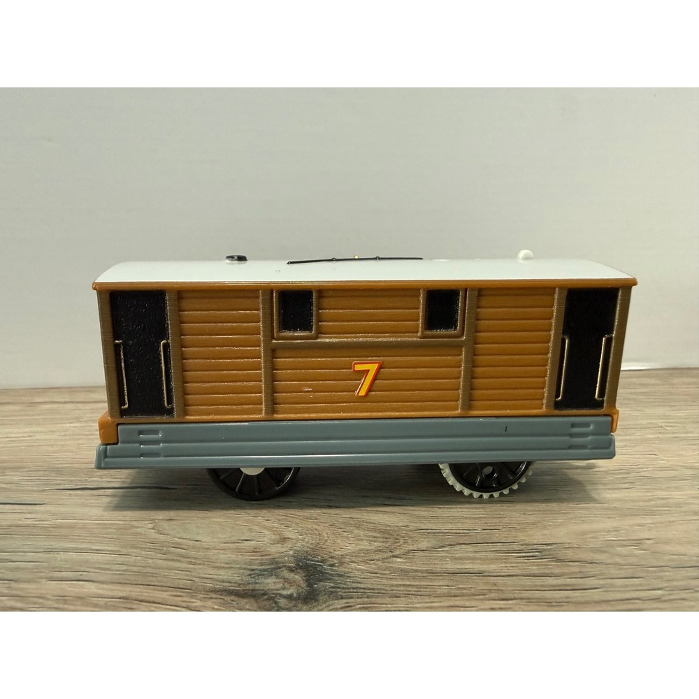 Thomas & Friends TrackMaster Toby Tram Engine Motorized Train 2013 Mattel No 7 - Picture 8 of 14